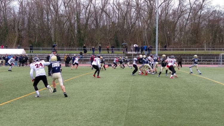 Auf dem heimischen Kunstrasen-Platz konnten die Adler das Ei nicht in die gegnerische Endzone bringen.