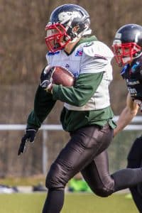 Den Football sicher im Griff - WR Nicki Tenwinkel